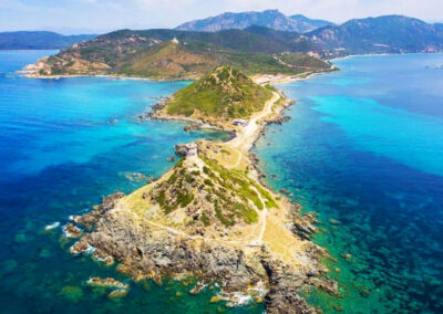 Photo en vue aérienne des îles sanguinaires en Corse.